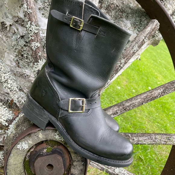 Frye Shoes - Open to offers!!! FRYE | Leather Mid Calf Boot Size 9